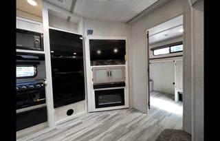 Family Bunkhouse RV with Starlink Internet