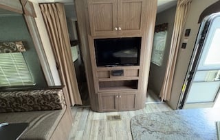 2018 Keystone RV Hideout 242LHS (T-2)