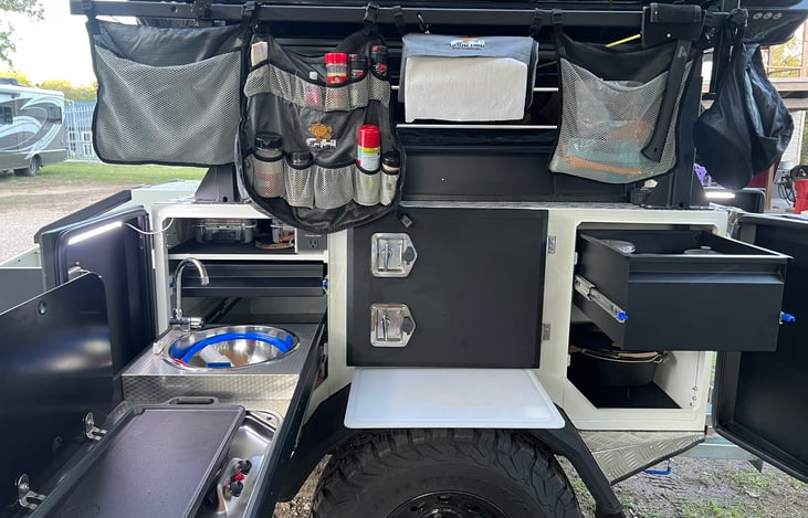 Pull out sink and stove, cutting board