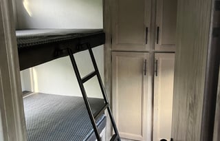 2021 Arctic Wolf fifth wheel