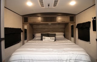 2022 CrossRoads RV Sunset Trail SS253RB