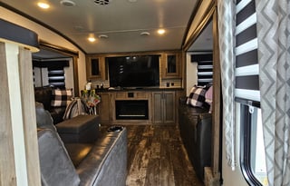 Schaefer's Condo on Wheels!