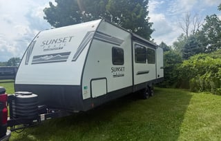 2025 Sunset Trail  Delivery Available