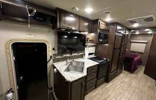 2019 Thor Motor Coach Freedom Traveler A27