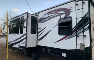 2015 Heartland Cyclone 3110 -HAL 500