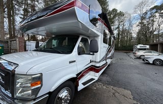 Luxury 2015 Jayco RV - Sleep 6 - Family Road Trip!