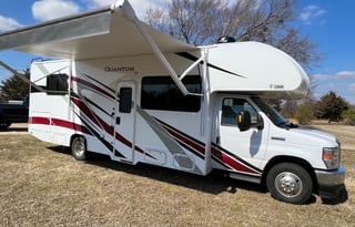 FUNMOBILE! 2021 Thor Motor Coach Quantum SE SE28 Ford
