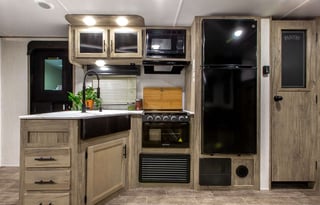 **Alpha Wolf Bunk House-Beautiful!**