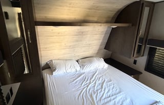 Sunny’s Family & Pet Friendly Adventure RV