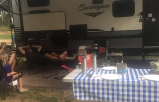 2017 Surveyor 245 BHS   Delivery available. Generator available.