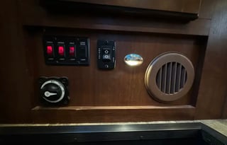 Adventure Ready RV | Sleeps 10 | Backup+Side Cams|