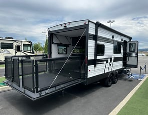 Grand Design Momentum MAV 22MAV