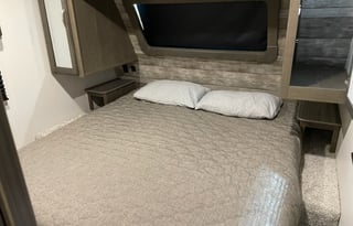 2021 Bunkhouse / KING Bed!!!  ***Delivery Only***