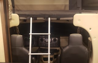 2018 Thor Motor Coach Outlaw 29J (low-miles)