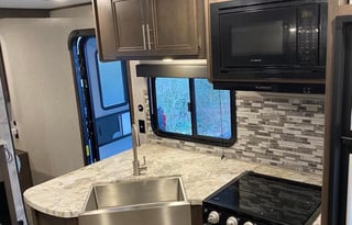 2019 Coleman Lantern  244 Bunkhouse