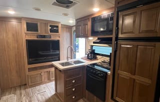 Great Family Friendly Camper With Bunkroom