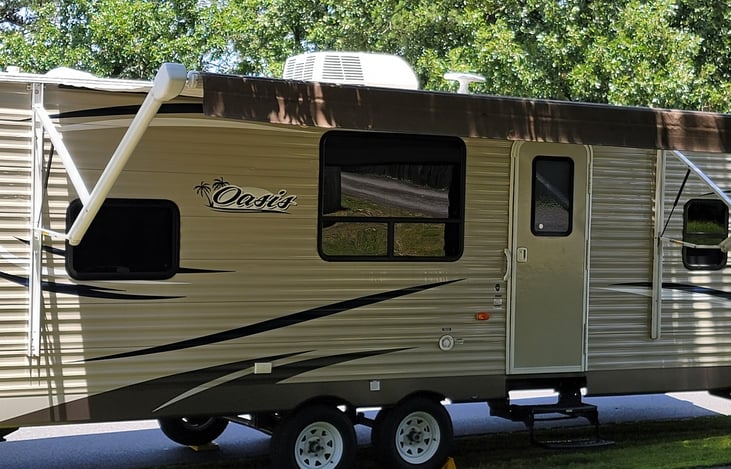 Awning that provides shade