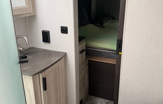 Spacious 32’ RV – Your Home Away From Home!