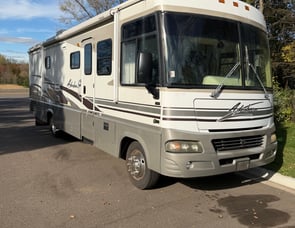 Winnebago Adventurer 33C