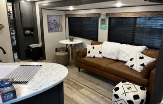 Camper For Rent – Sleeps 7 Comfortably!