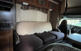 2 AC Units & 5 TVs! Satellite Dish & Dual Battery.