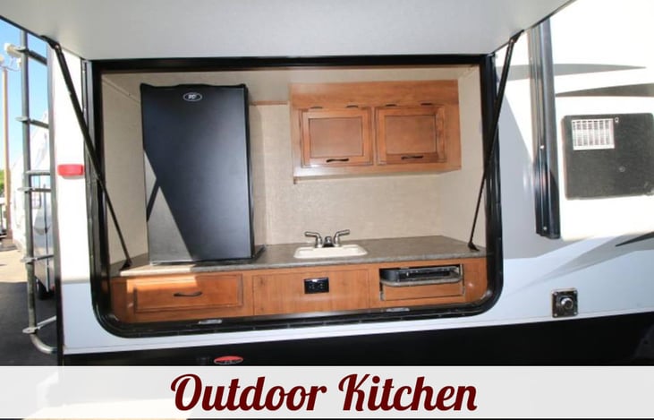 Outdoor Kitchen