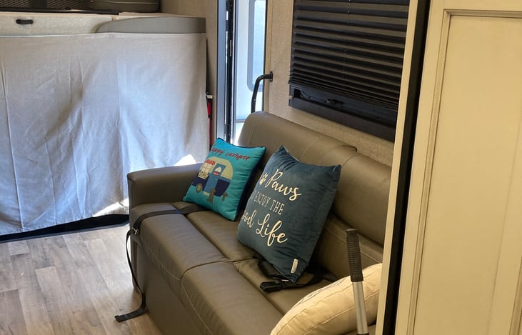 Couch that turns into a bed for 2