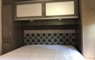 2016 Winnebago Brave 27b