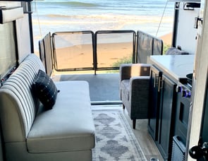 Forest River RV Cherokee Wolf Pup Black Label 18RJBBL