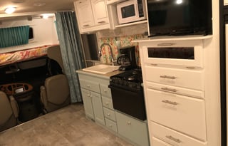 "Pearl" Sunny Beach House RV - Families love it!