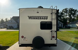 2021 Minnie Winnie with Full Size Bunks!