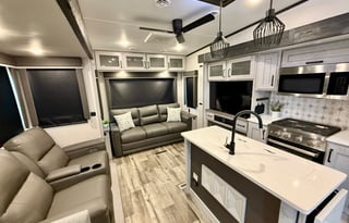 Keystone Montana High Country 385BR