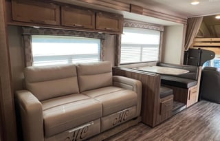 Luxury Family RV • Sleeps 7 • Fully Stocked