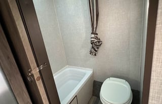 2021 CrossRoads RV Zinger Lite ZR18BH