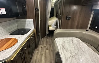 Easy to drive 2021 Jayco Melbourne 24L