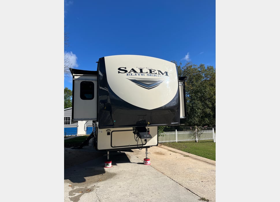 Fifth Wheel rentals in Elora