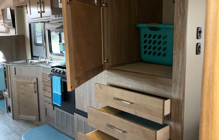 Wardrobe on top, 4 drawers on bottom