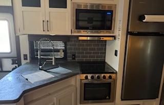 2022 Palomino Puma 28DBFQ