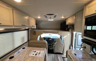 25ft. RV — easy to drive, unique trip experience!