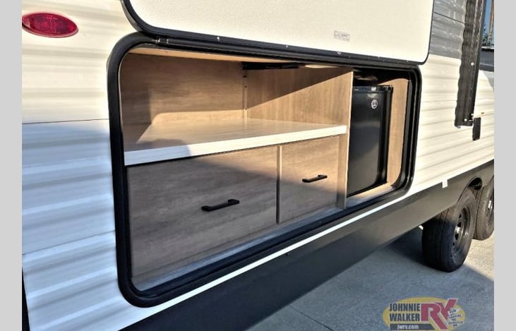 Outside kitchen area, 17' Black stone flat topis included with all utensils.