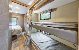 "Fourwinds Funhaus" - 6 bed Bunkhouse C Class RV