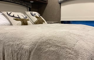 Unlimited Miles! Sleeps 12 - Bunk House  -5 TVs!