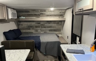 2023 Dutchmen RV Coleman 17B - Cozy and Fun