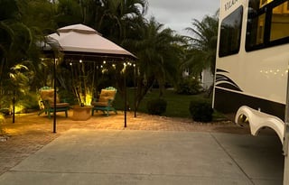 Luxury StationaryRV Retreat-Site included