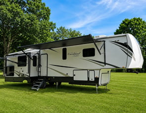 Forest River RV Cardinal Luxury 377MBLE