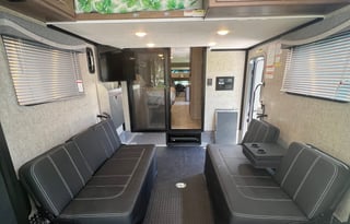 2022 Thor Outlaw 38KB toy hauler