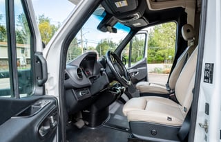 Winnebago Navion - Luxury Meets Adventure