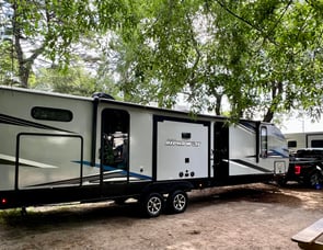 Forest River RV Cherokee Alpha Wolf 33BH-L