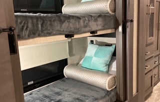 2023 Thor Challenger 37DS