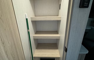 Easy Luxury Getaway! King Bed!